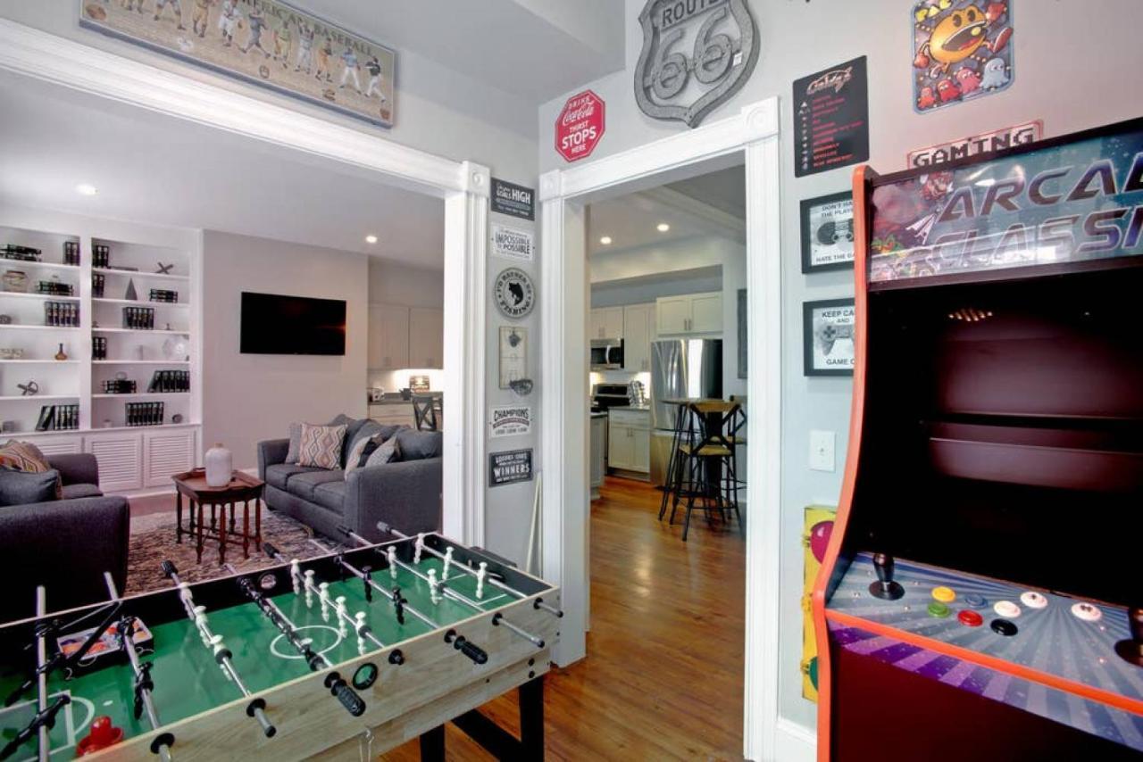 Newly Renovated 4 Bed 3 Bath And 2 Parking Spots Savannah Exterior foto