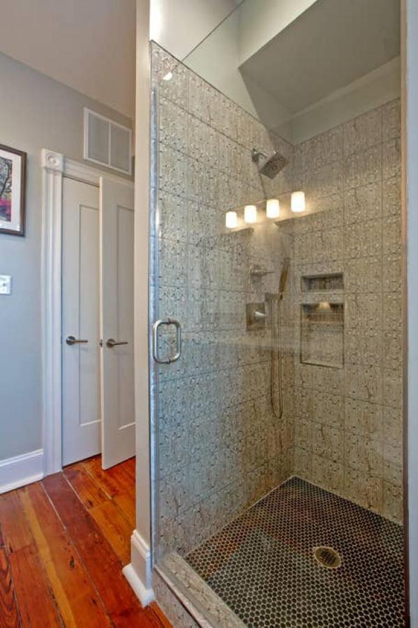 Newly Renovated 4 Bed 3 Bath And 2 Parking Spots Savannah Exterior foto