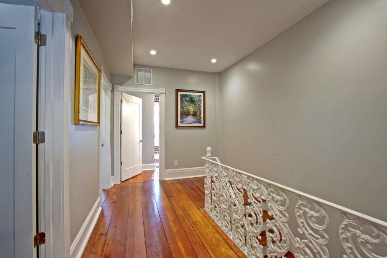 Newly Renovated 4 Bed 3 Bath And 2 Parking Spots Savannah Exterior foto