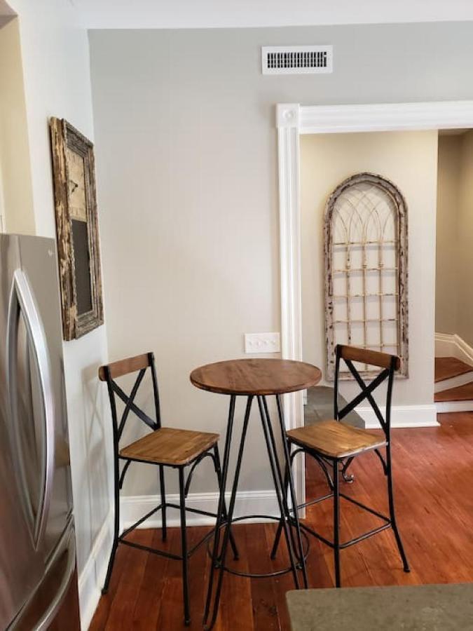 Newly Renovated 4 Bed 3 Bath And 2 Parking Spots Savannah Exterior foto