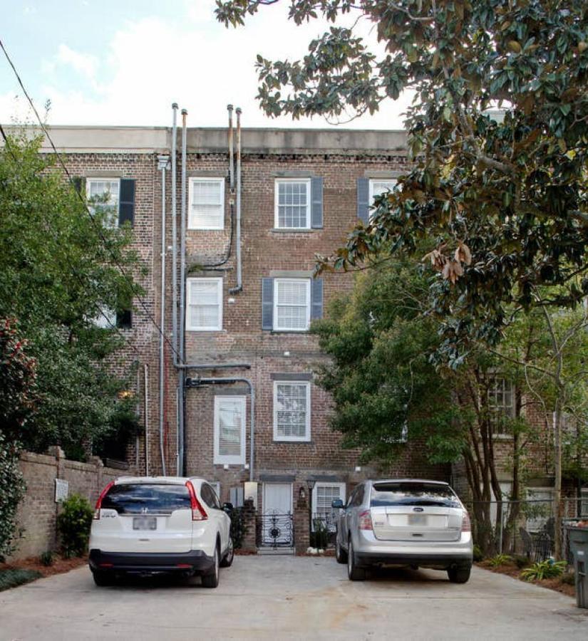 Newly Renovated 4 Bed 3 Bath And 2 Parking Spots Savannah Exterior foto